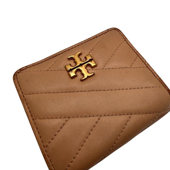 Tory Burch Kira Chevron Bi-Fold Bi-Fold Wallet - Picture 4 of 8